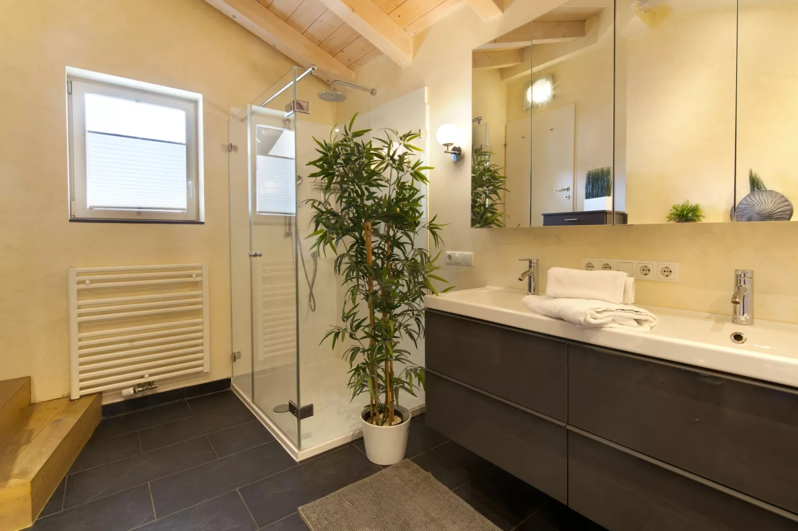 Menardi Penthouse AA - Bathroom