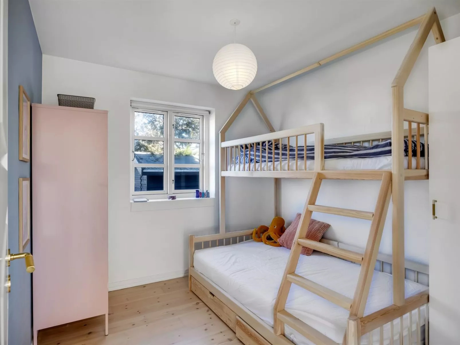 "Birtir" - 200m from the sea - Drinnen