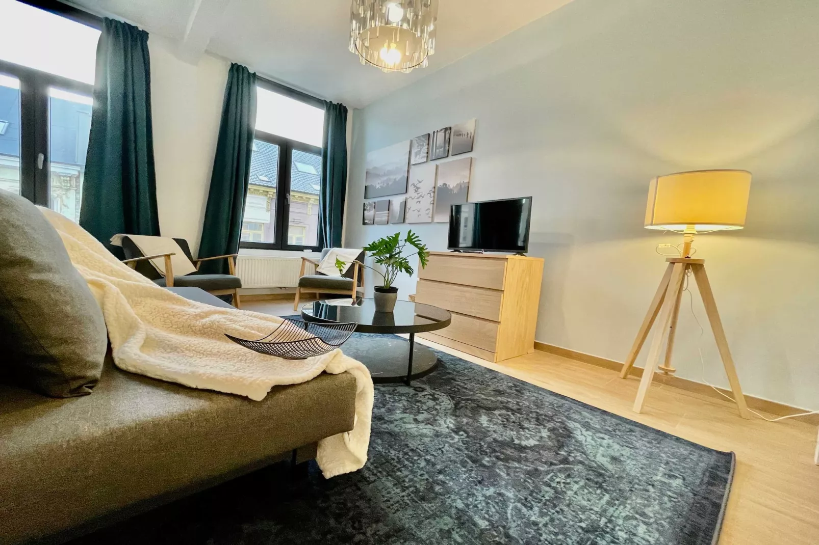 Luxury Dlx 1BR Near Fashion District by OneLuxStay - Salon