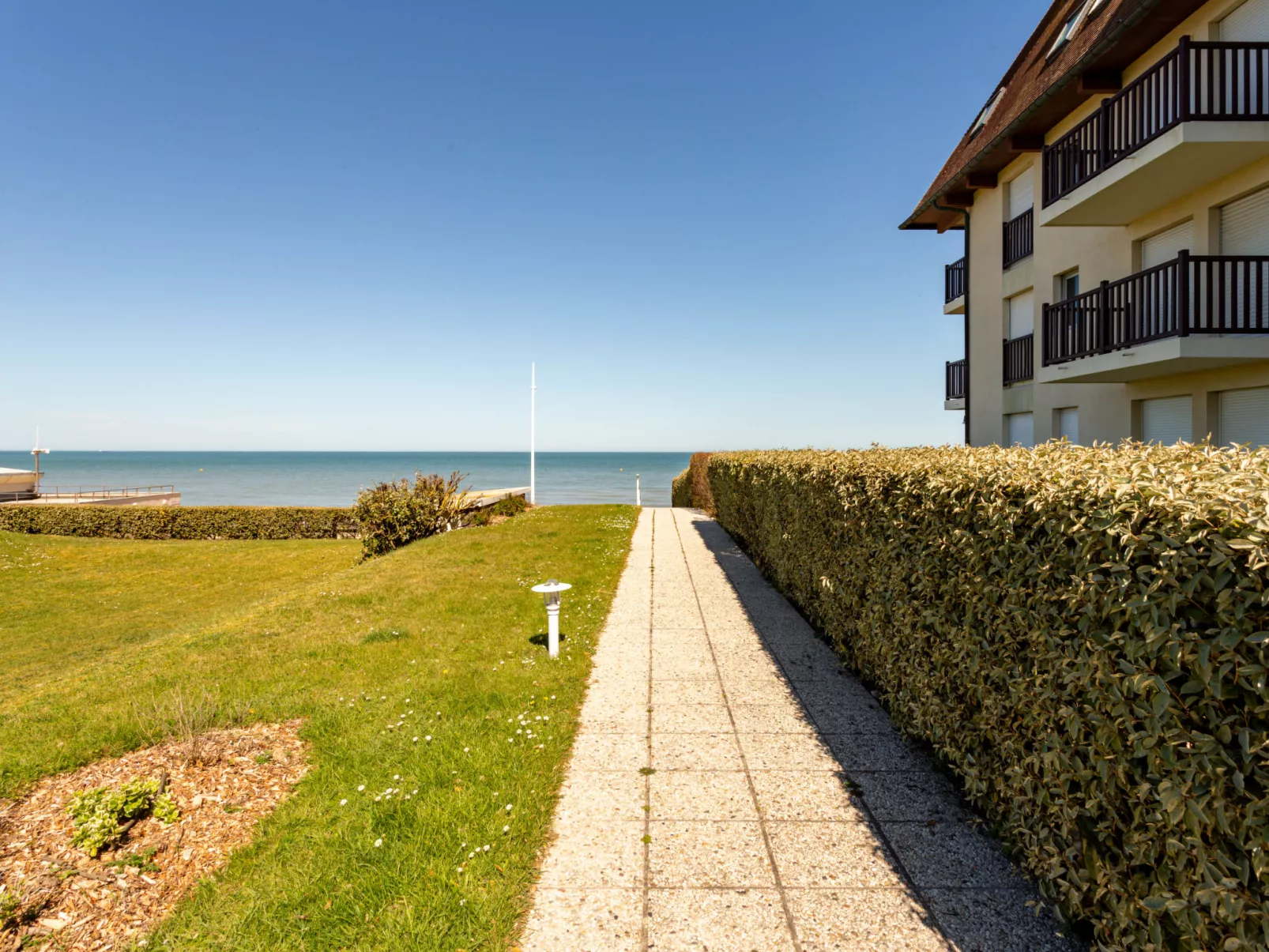 Horizon Marin - Draußen