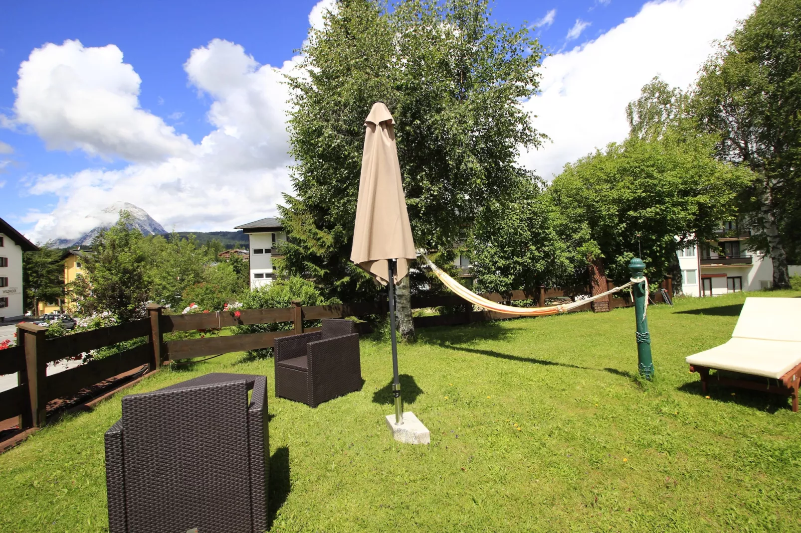 Menardi Penthouse AA - Gardens in summer