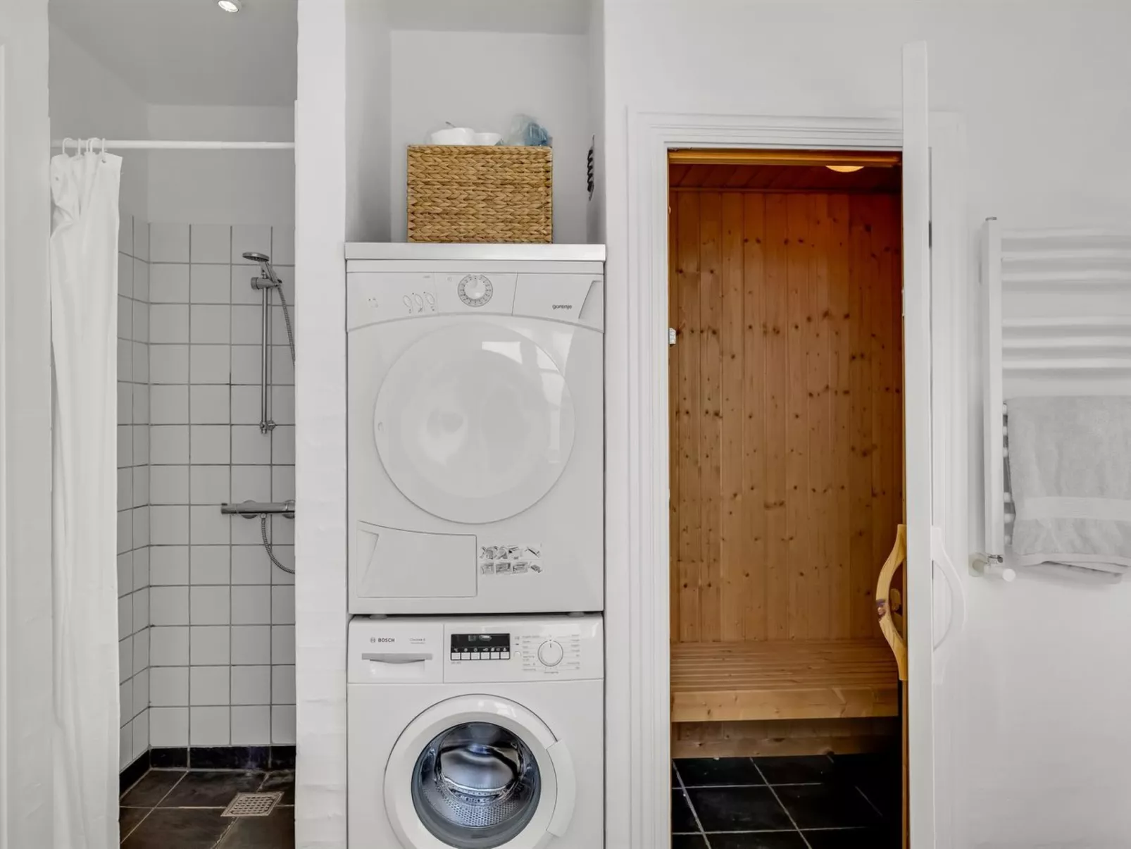 "Birtir" - 200m from the sea - Drinnen