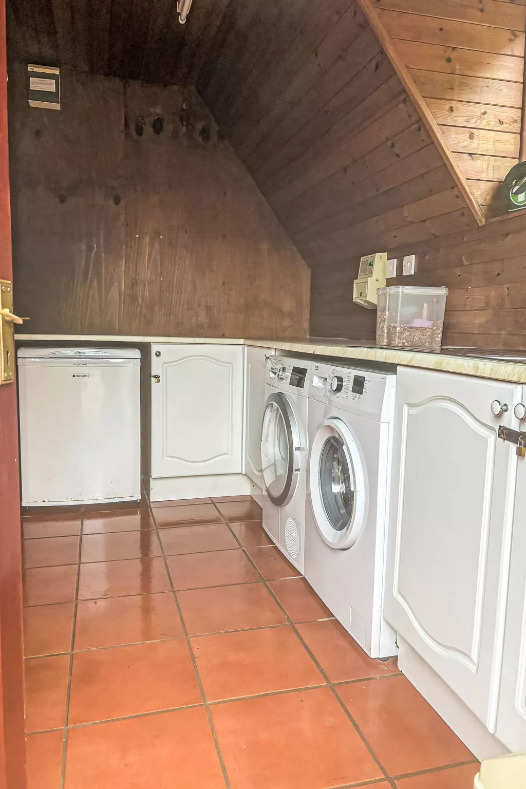 Shipload Cottage - Inside