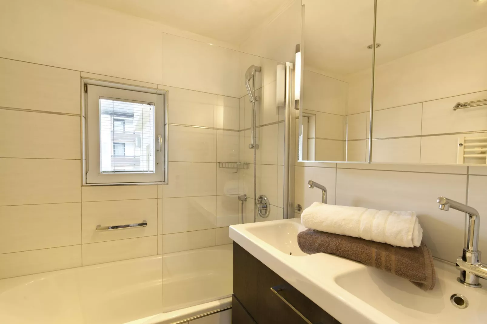 Menardi C - Bathroom