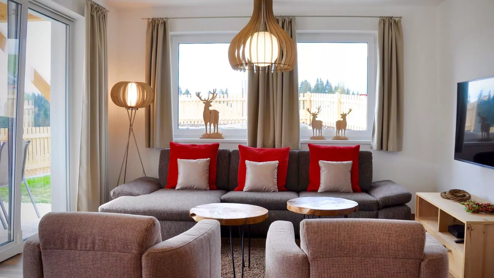 Werfenblick und Bergblick-Living room