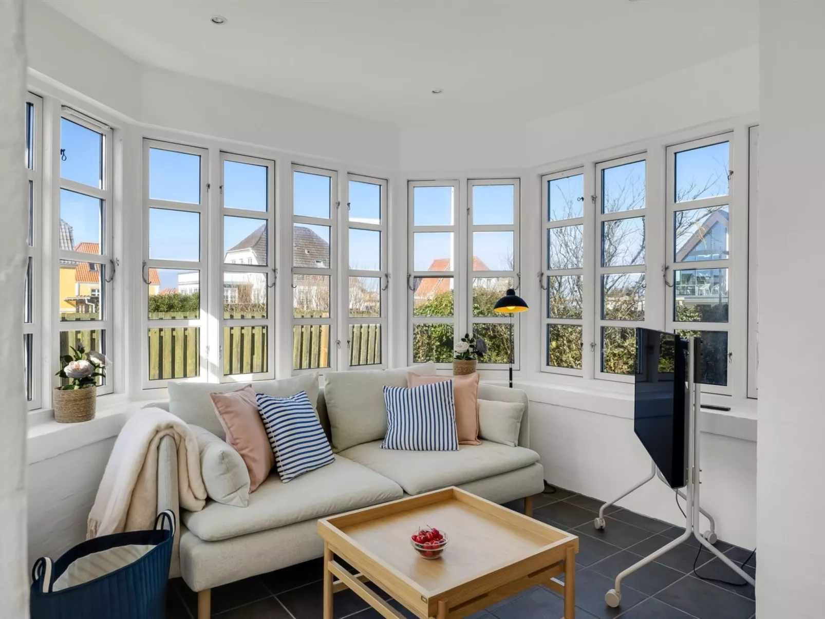 "Birtir" - 200m from the sea - Drinnen