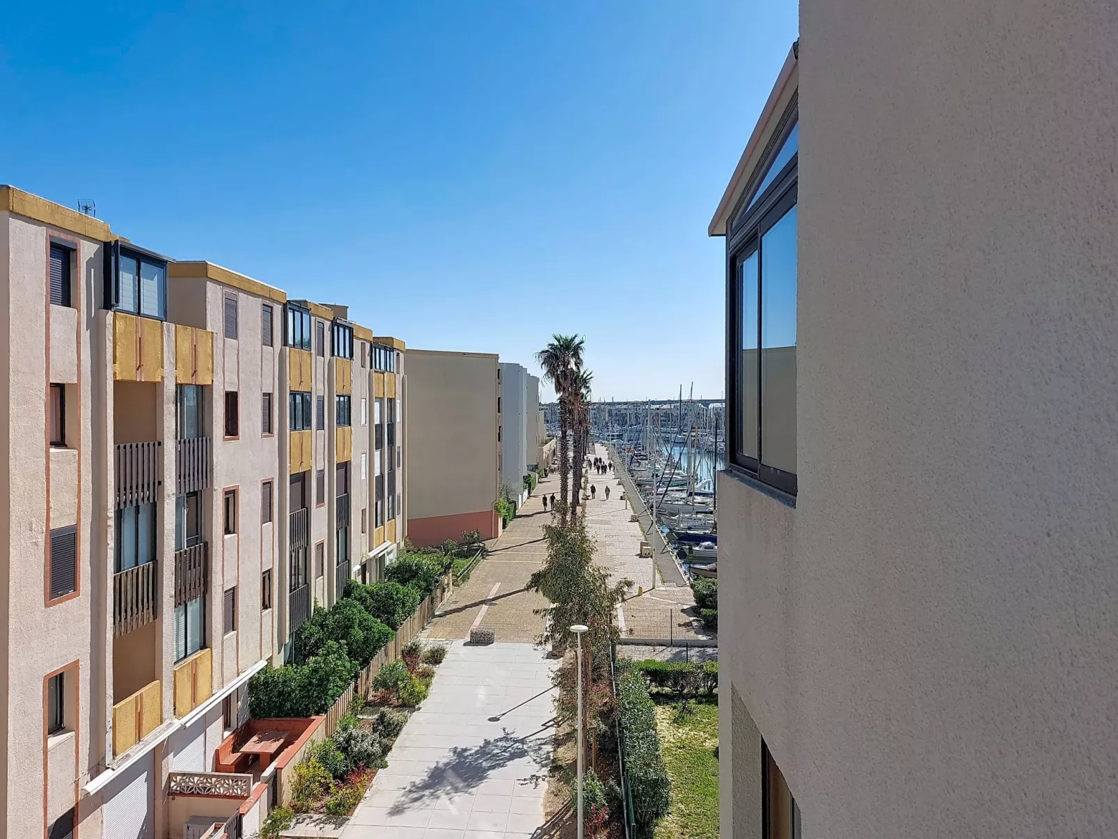 Le Lamparo - Outside