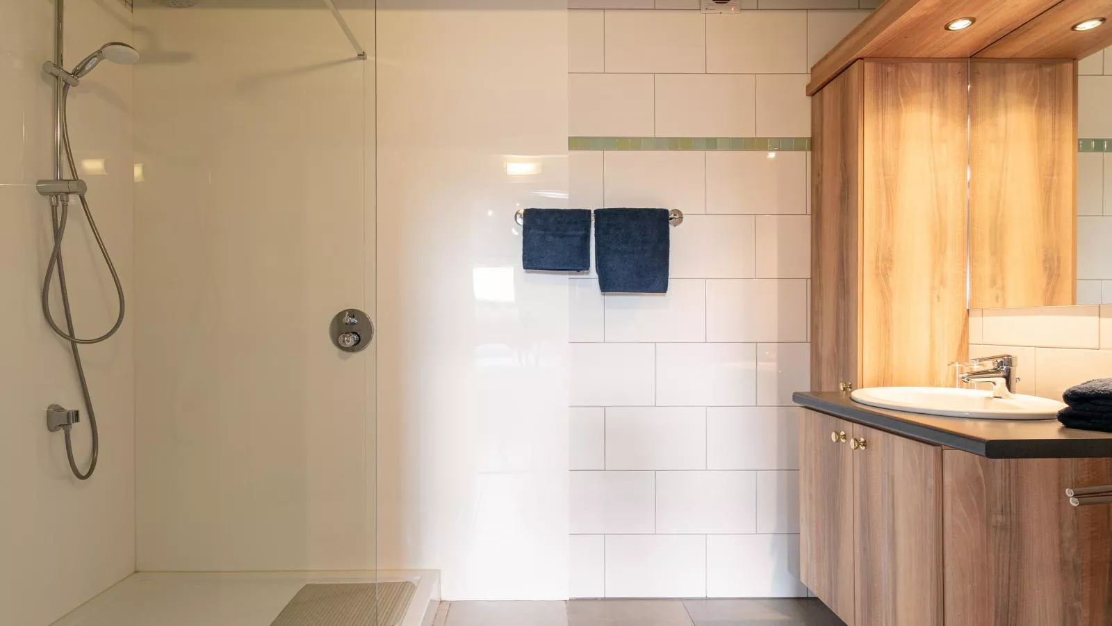Alverwege-Bathroom