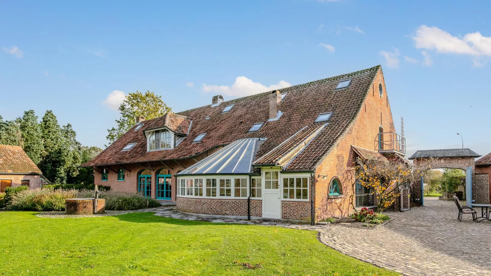 Alverwege-Exterior summer