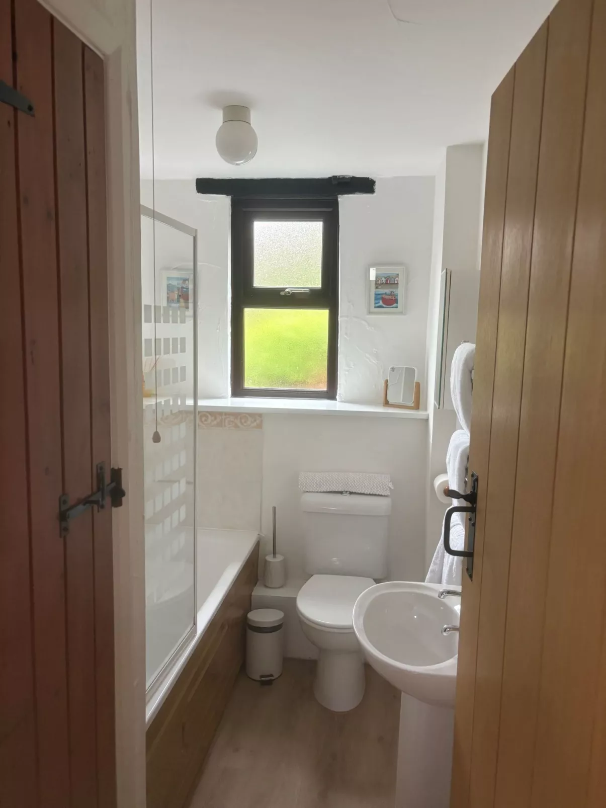 Hartland Hideaways - Inside