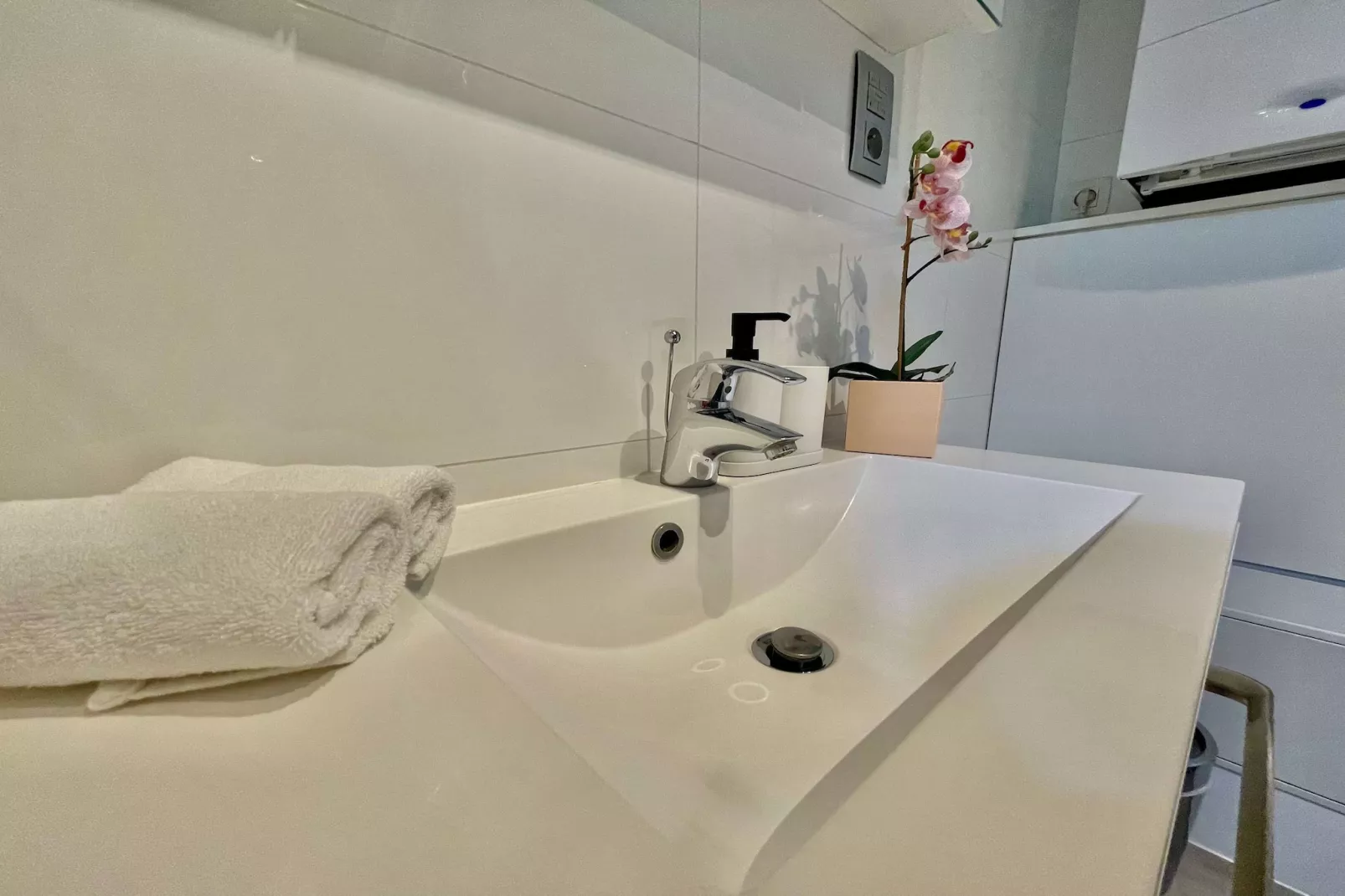 Cozy 1BR City Centre Near Meir Shopping by OneLuxStay - Salle de bain
