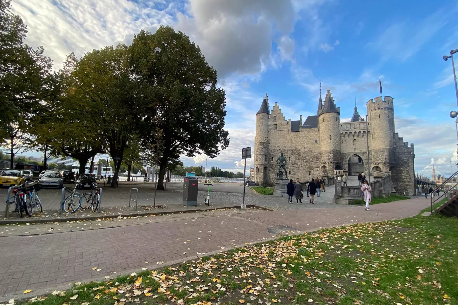 Cozy 1BR City Centre Near Meir Shopping by OneLuxStay - Zones été à 1 km