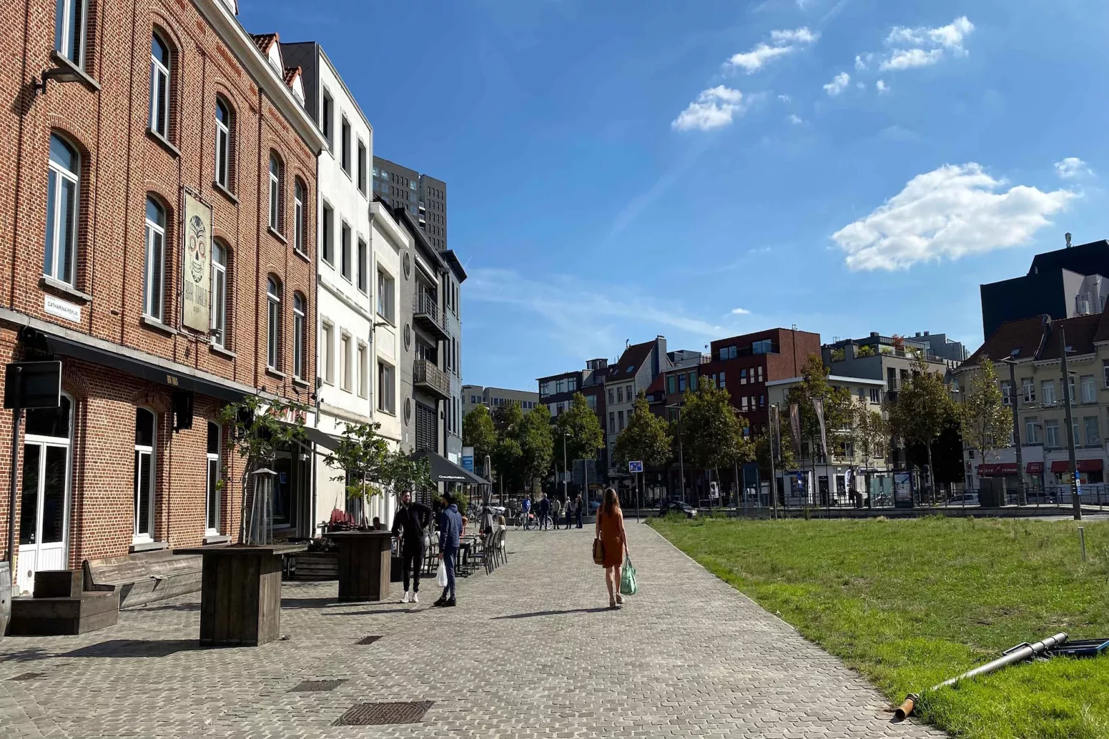 Cozy 1BR City Centre Near Meir Shopping by OneLuxStay - Zones été à 1 km