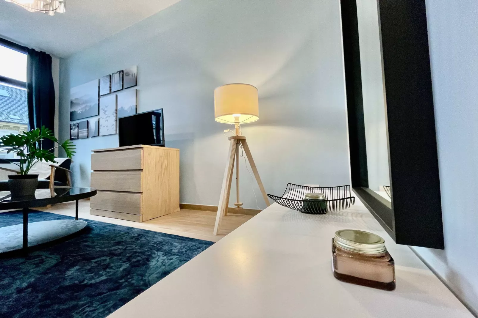 Luxury Dlx 1BR Near Fashion District by OneLuxStay - Ambiance
