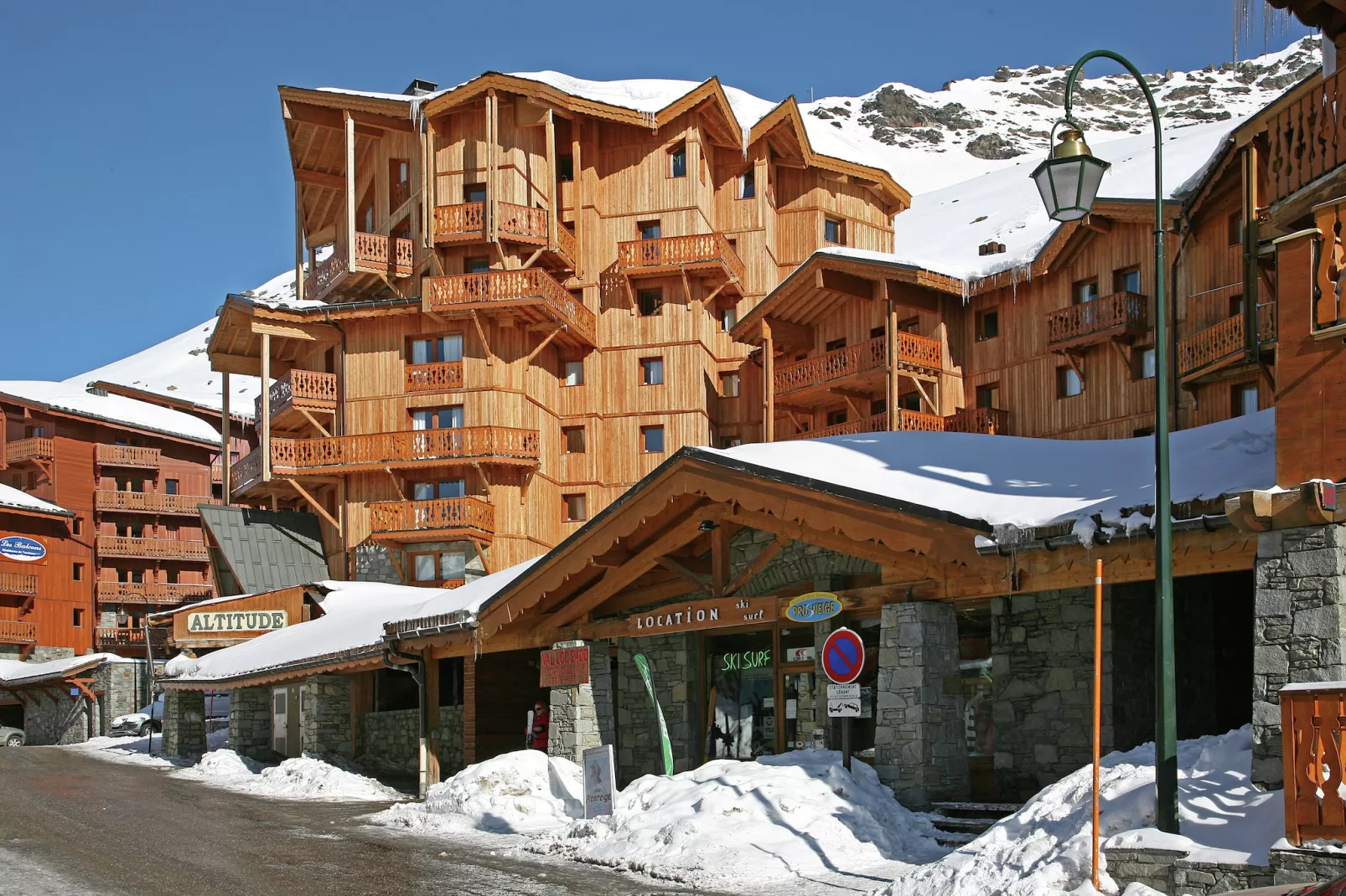 Chalet Altitude Val Thorens 7 - Exterior in winter