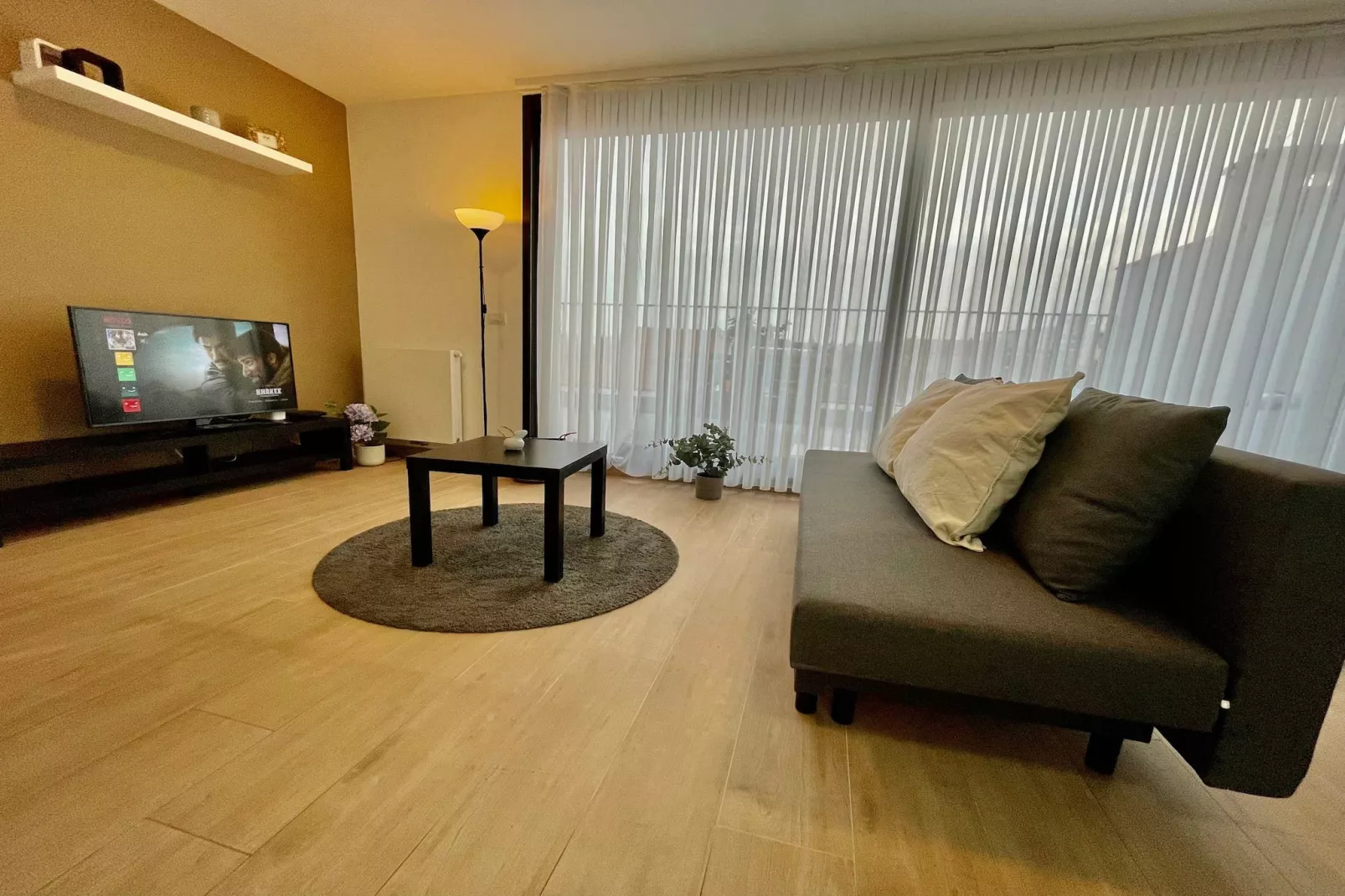 Modern 1BR Near Diamond District by OneLuxStay