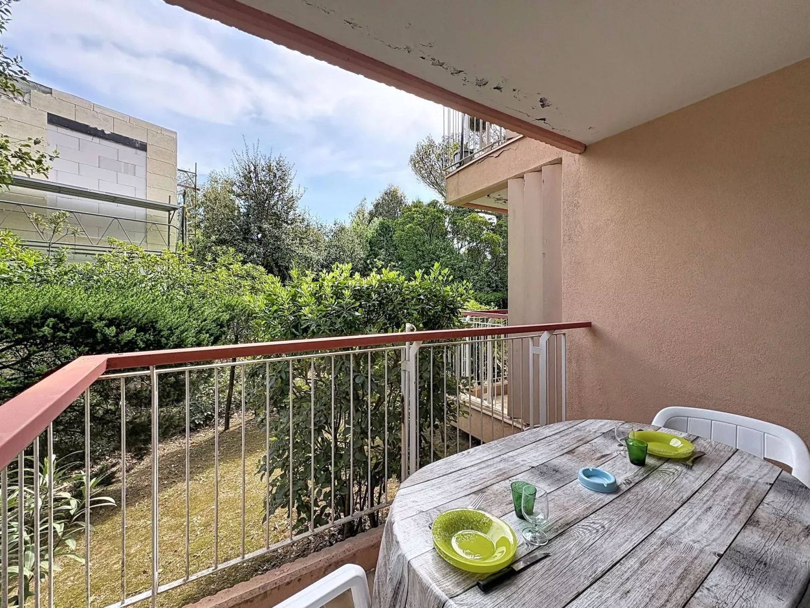 Les Amphores - Draußen