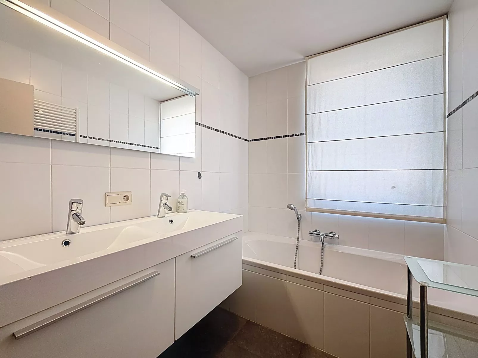 Stella Maris with garage and garden