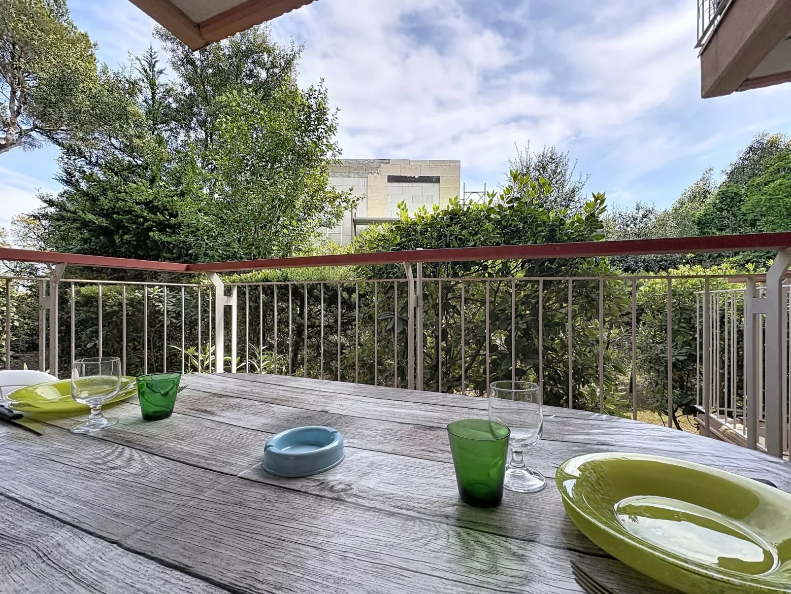 Les Amphores - Draußen