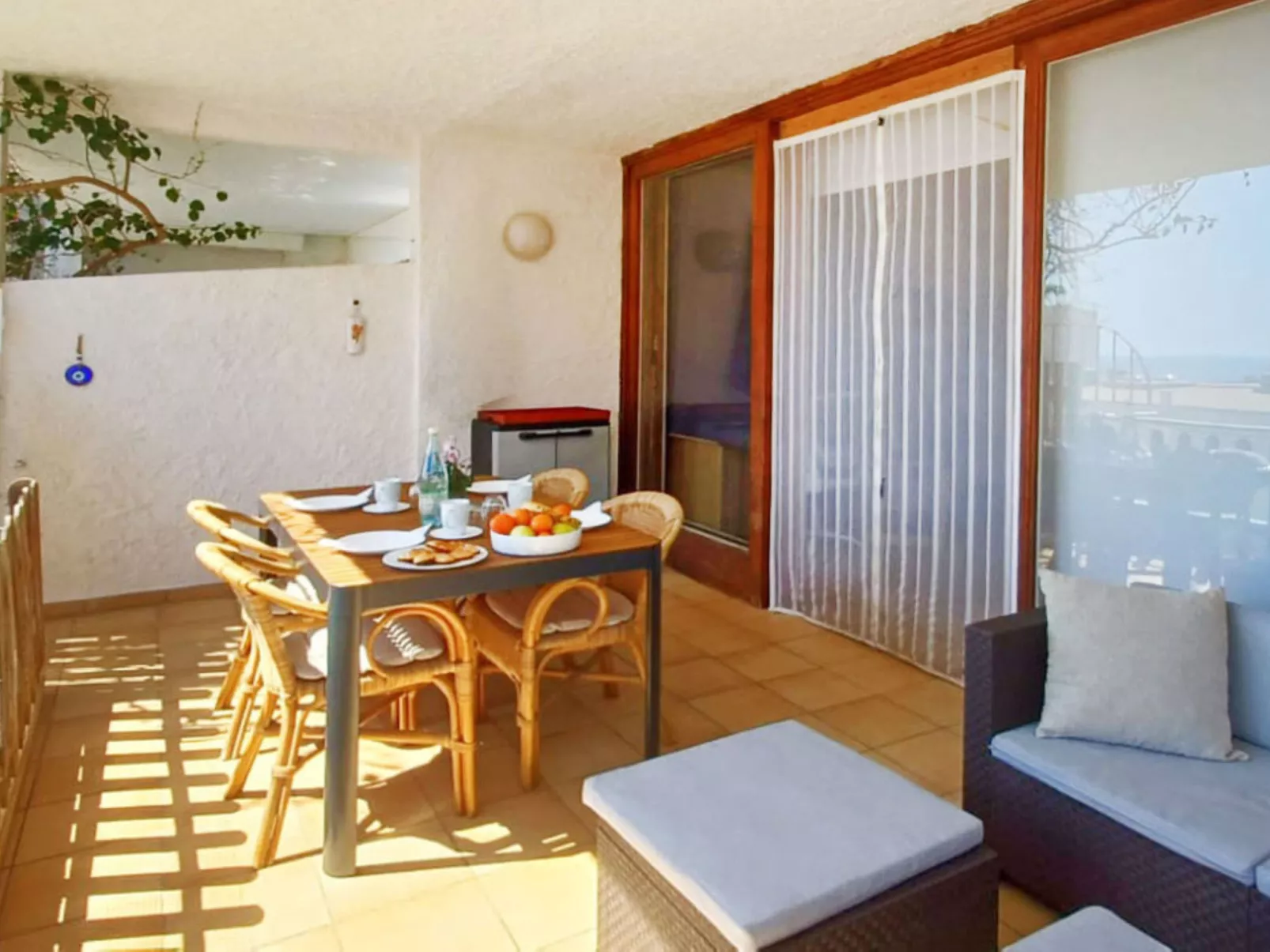 Too Menuda - Drinnen