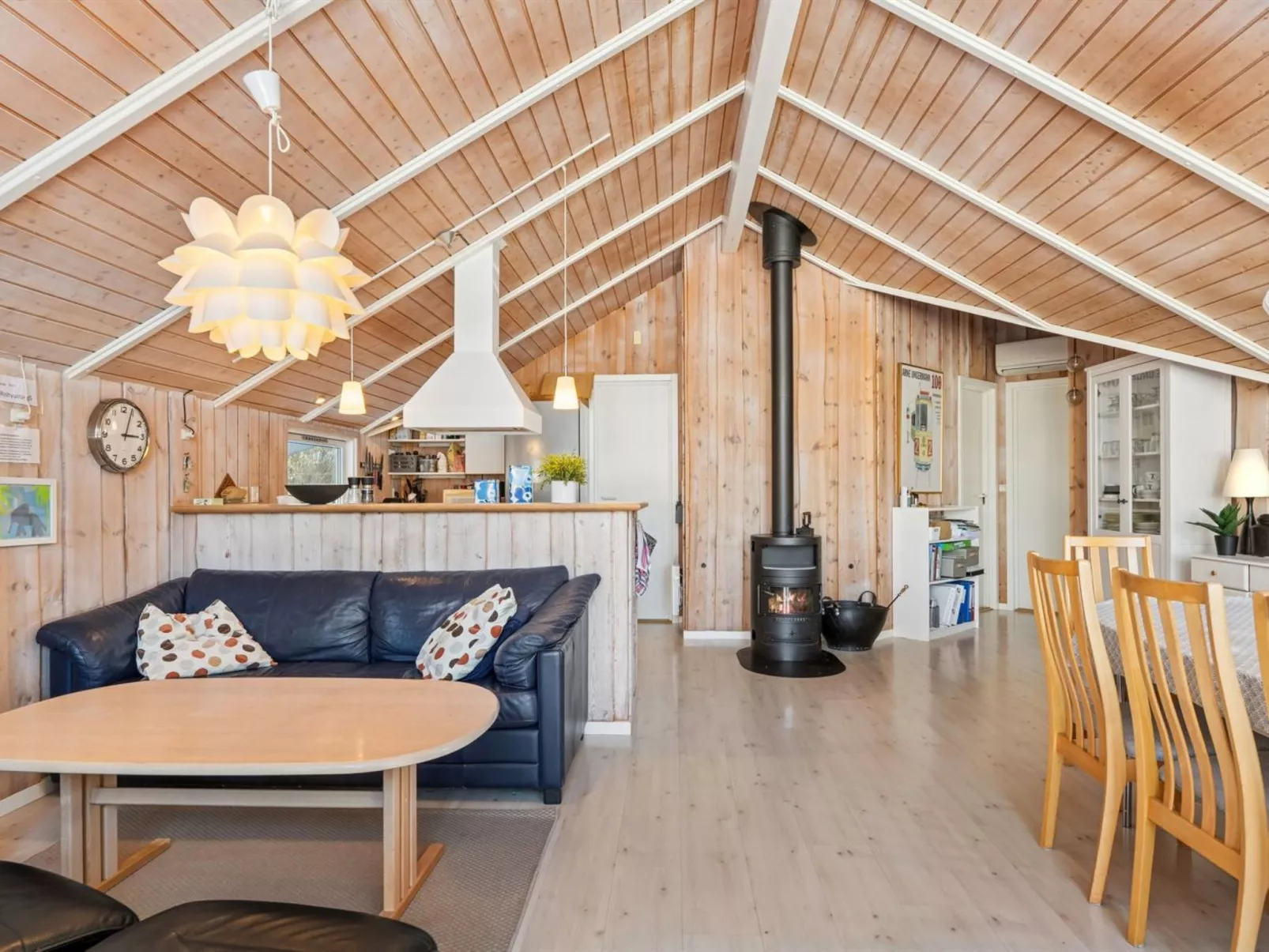 "Elenor" - 1.3km from the sea