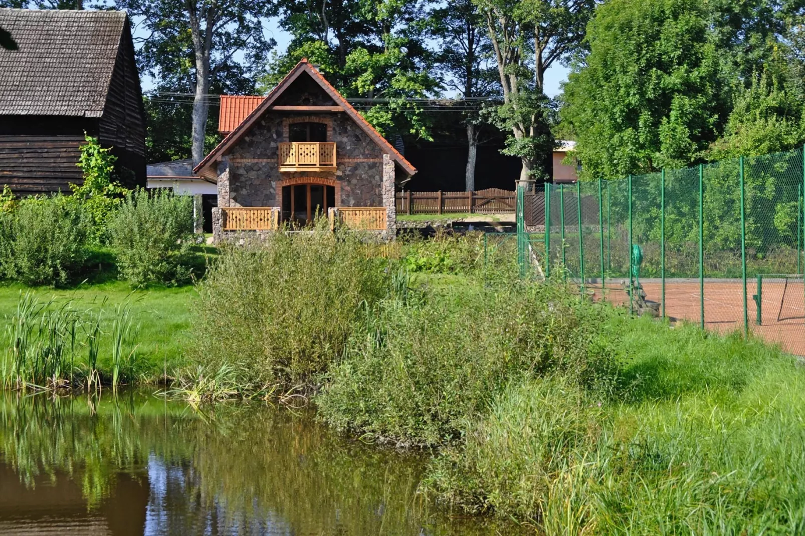 Kamienny Dom do 8 os Grąbczyn-Gardens summer