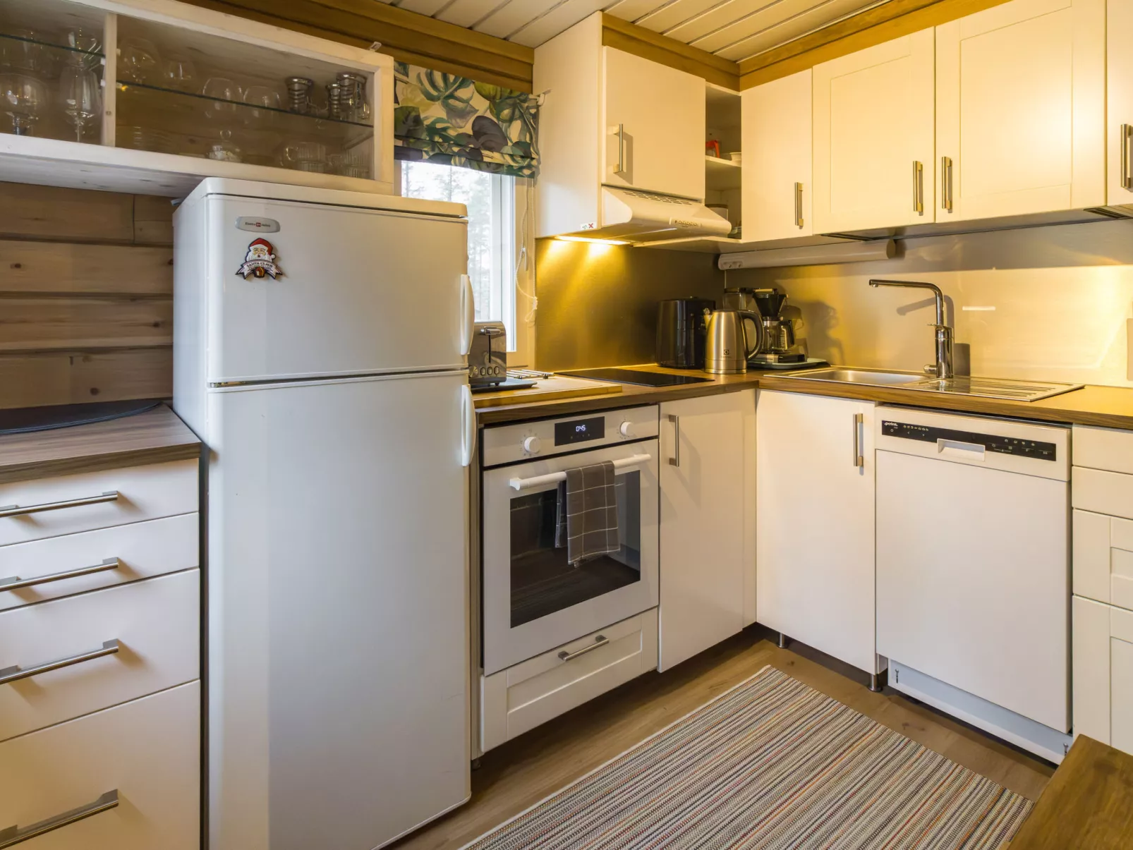 Lystikämän helmi - Drinnen