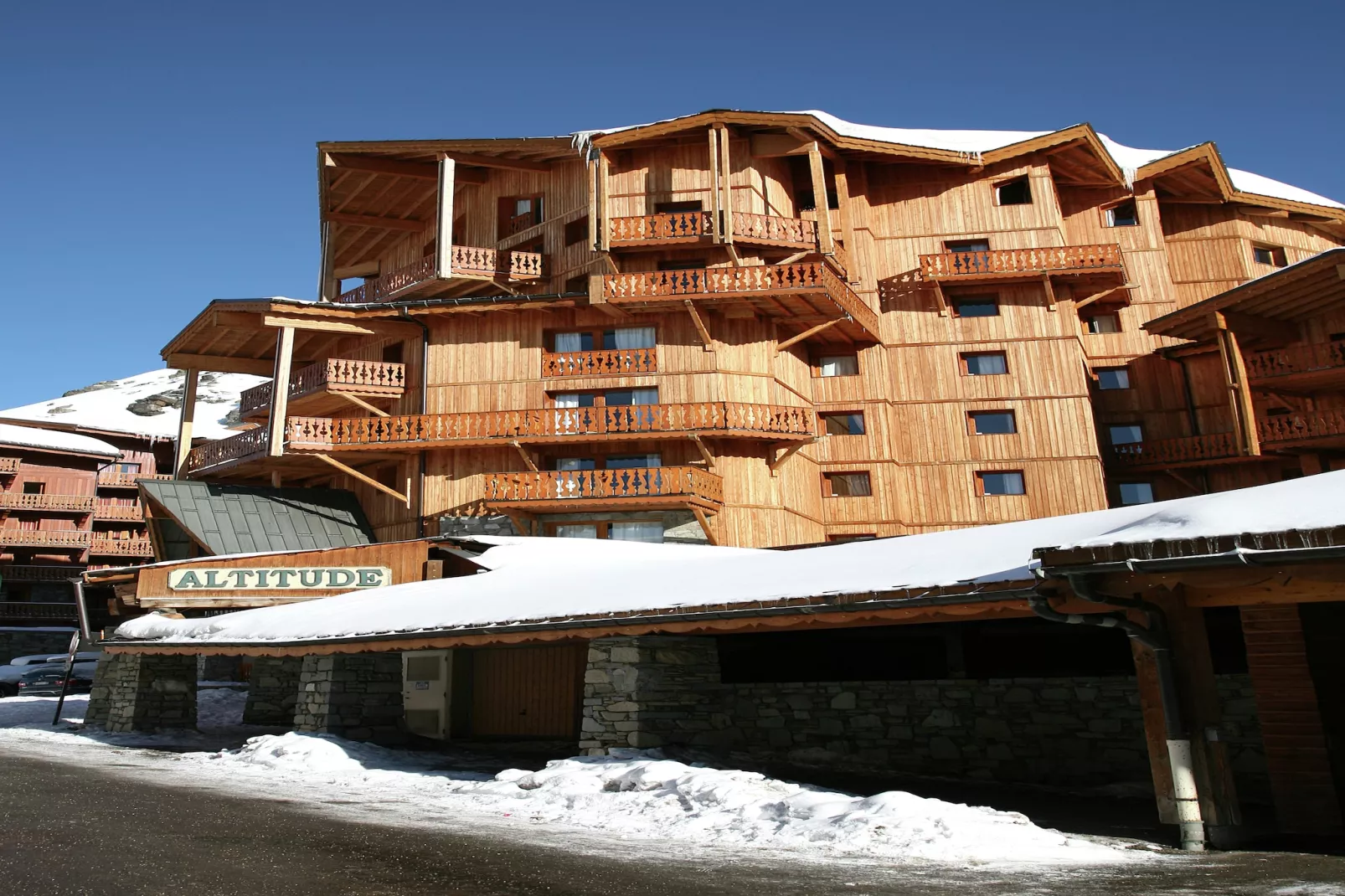 Chalet Altitude Val Thorens 8 - Exterior in winter