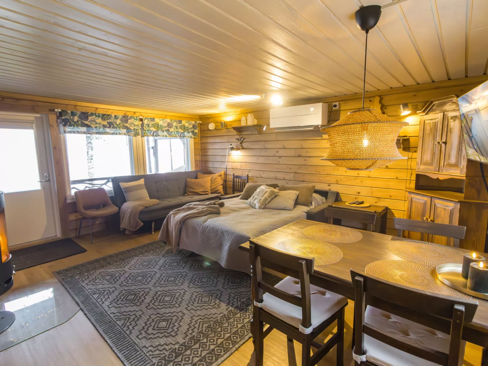 Lystikämän helmi - Drinnen