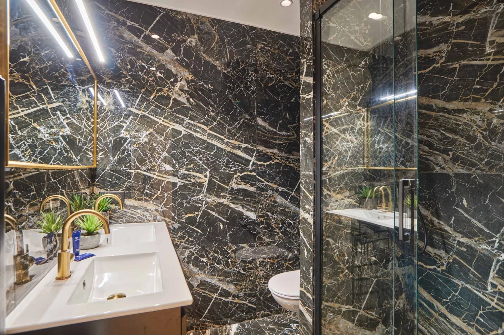 CORTAMBERT - Untagged