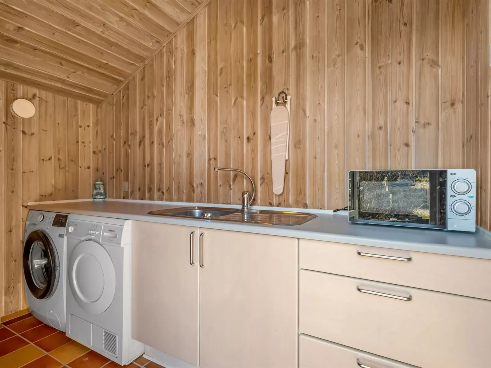 "Heika" - 6.8km from the sea - Inside