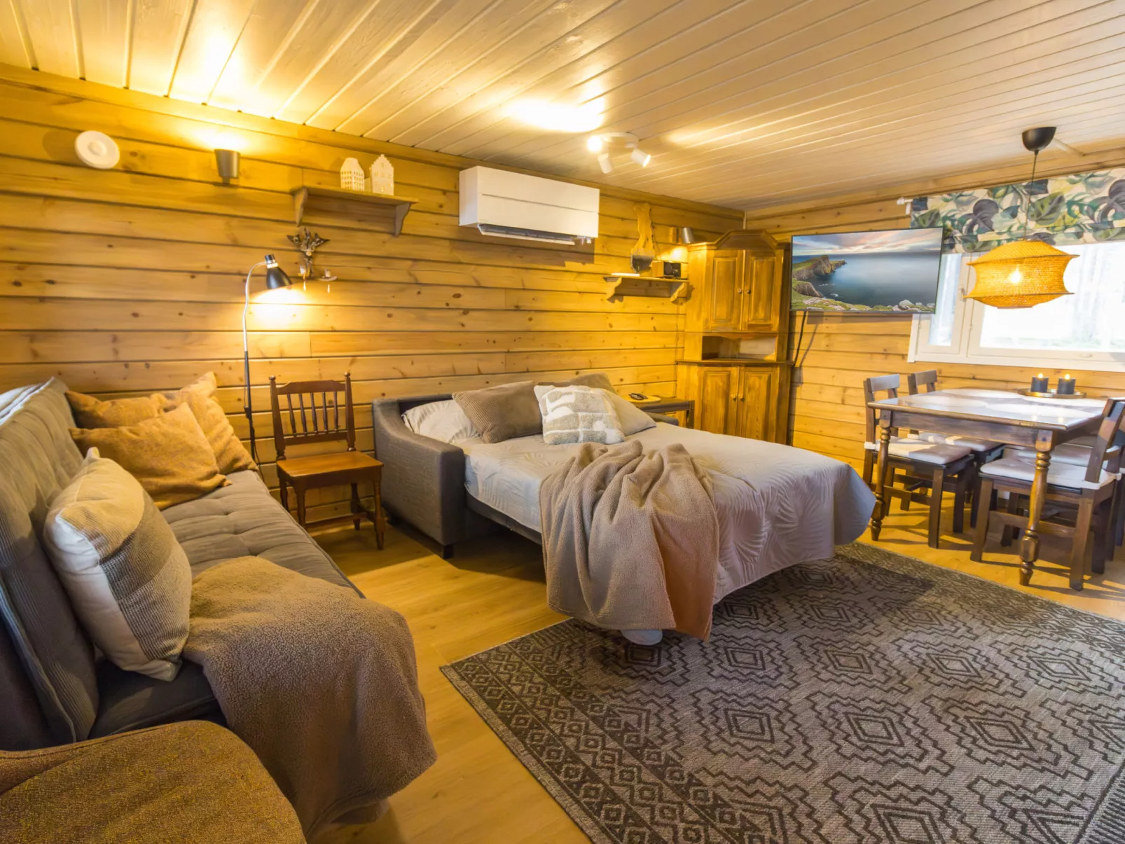 Lystikämän helmi - Drinnen