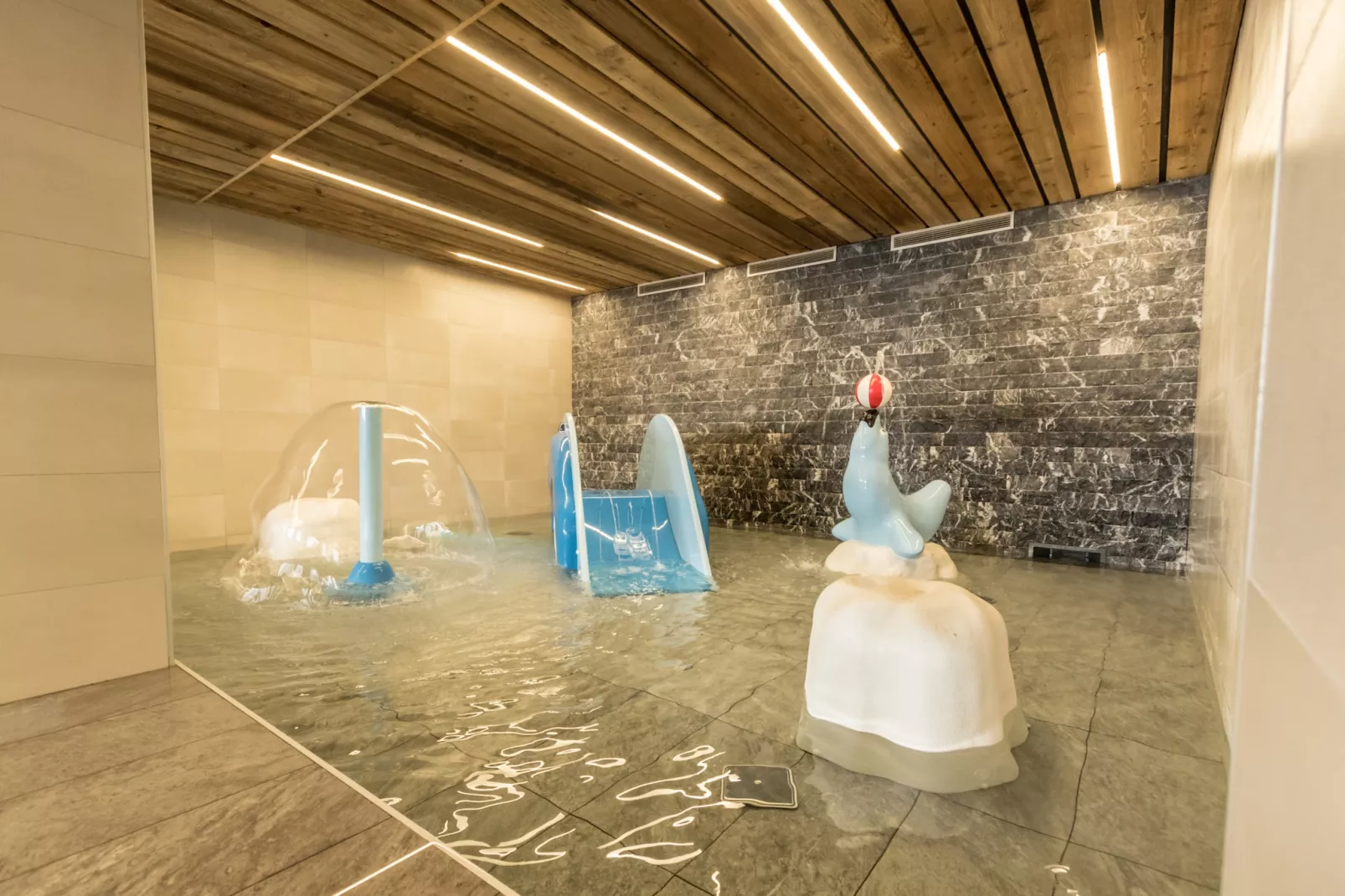 Chalet Altitude Arc 2000 5 - Schwimmbad