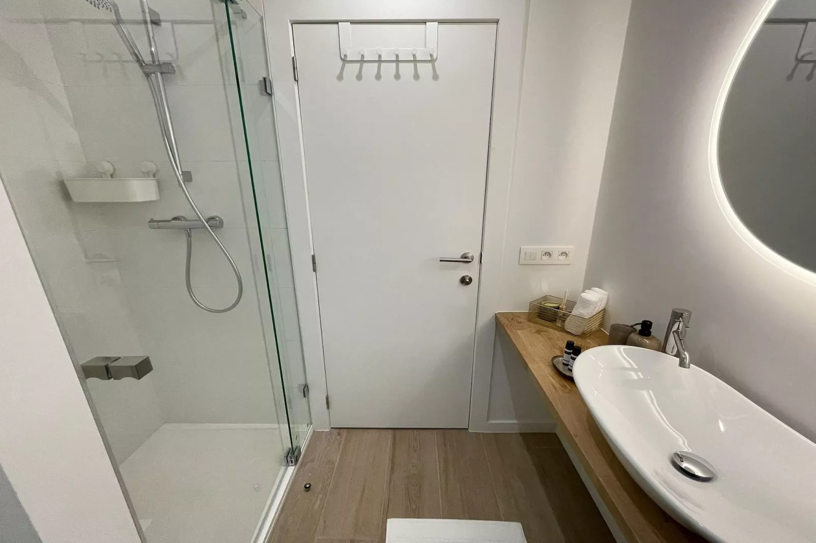 One Lux Stay 2BR/2BA Antwerp near Central Station - Salle de bain