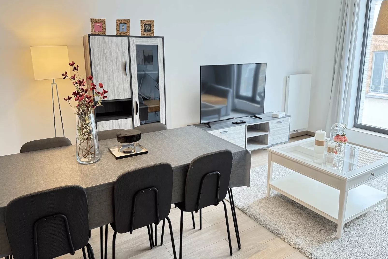 Spacious 3BR 25 BA Near Diamond District by OneLuxStay - Salle à manger