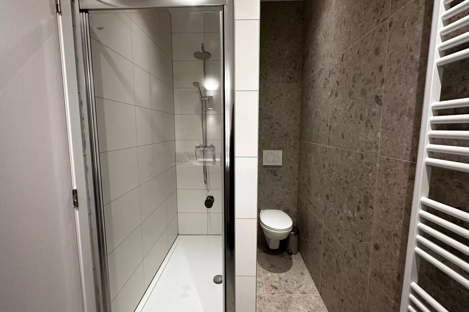 Luxury 1BR Near Fashion District by OneLuxStay - Salle de bain