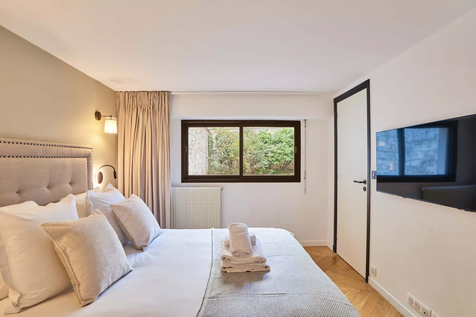 CORTAMBERT - Untagged