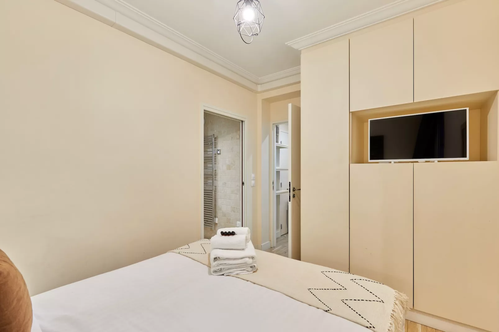 CHENIER 7 NEW 2 - Nicht zugeordnet