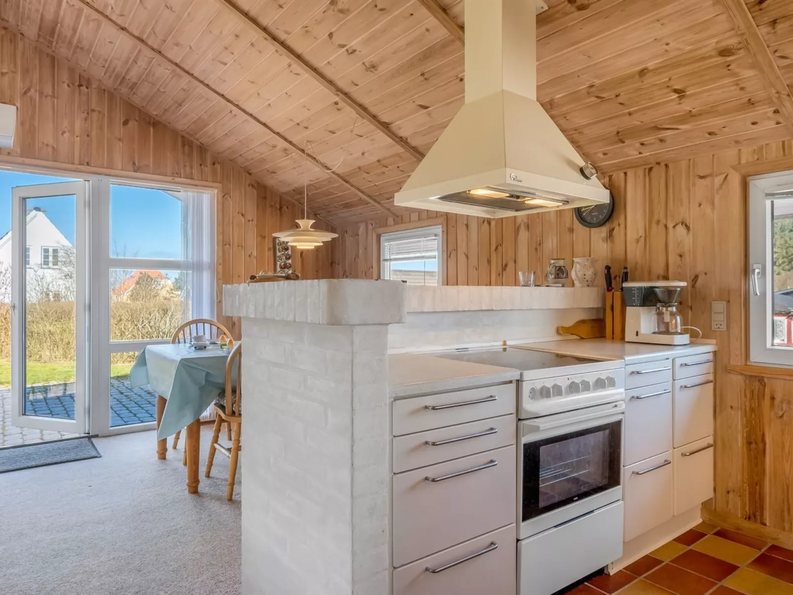 "Heika" - 6.8km from the sea - Inside