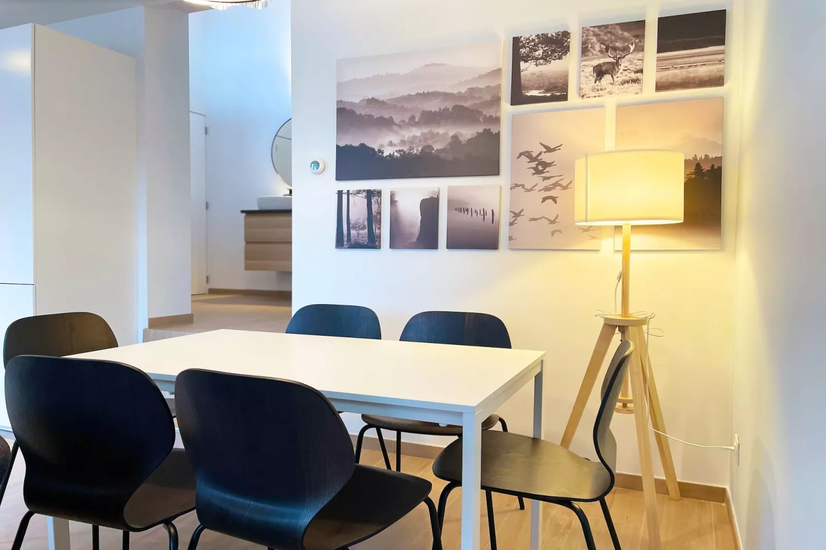 Luxury 2BR 1BA Near Fashion District by OneLuxStay - Salle à manger