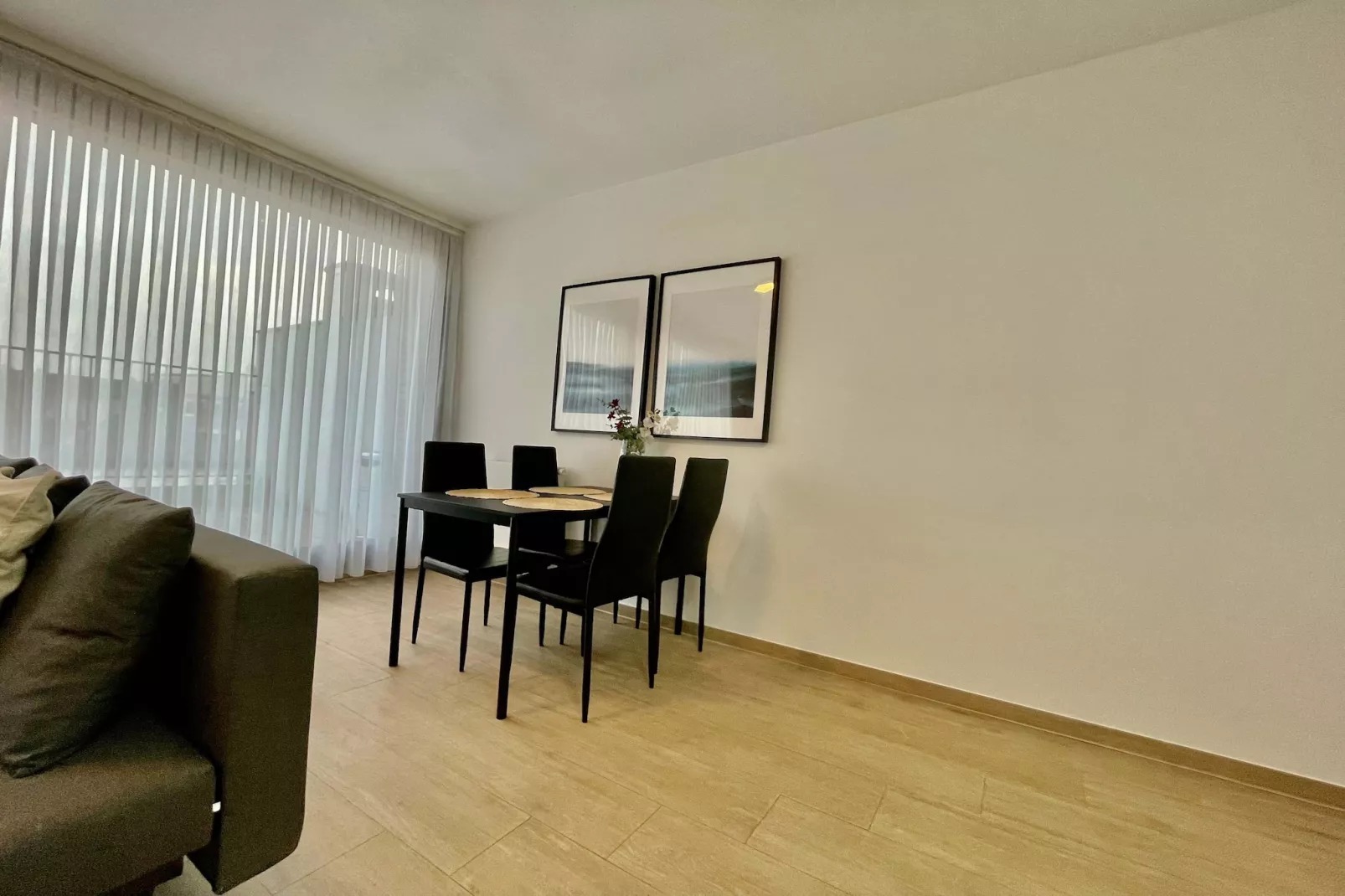 Modern 1BR Near Diamond District by OneLuxStay - Salle à manger