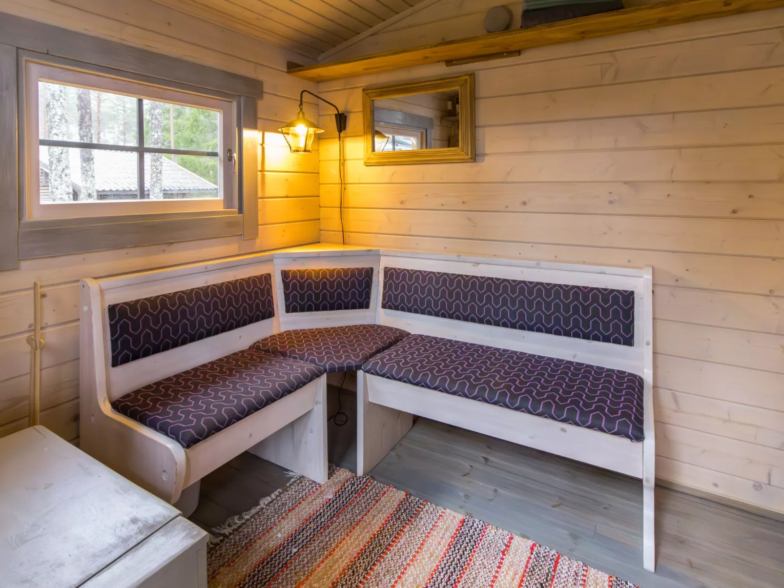 Lystikämän helmi - Drinnen