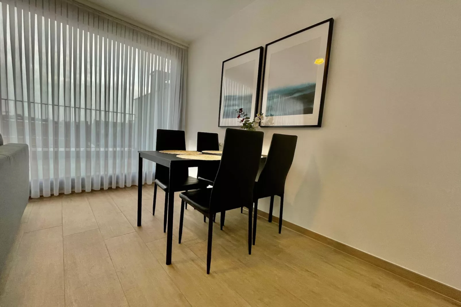 Modern 1BR Near Diamond District by OneLuxStay - Salle à manger