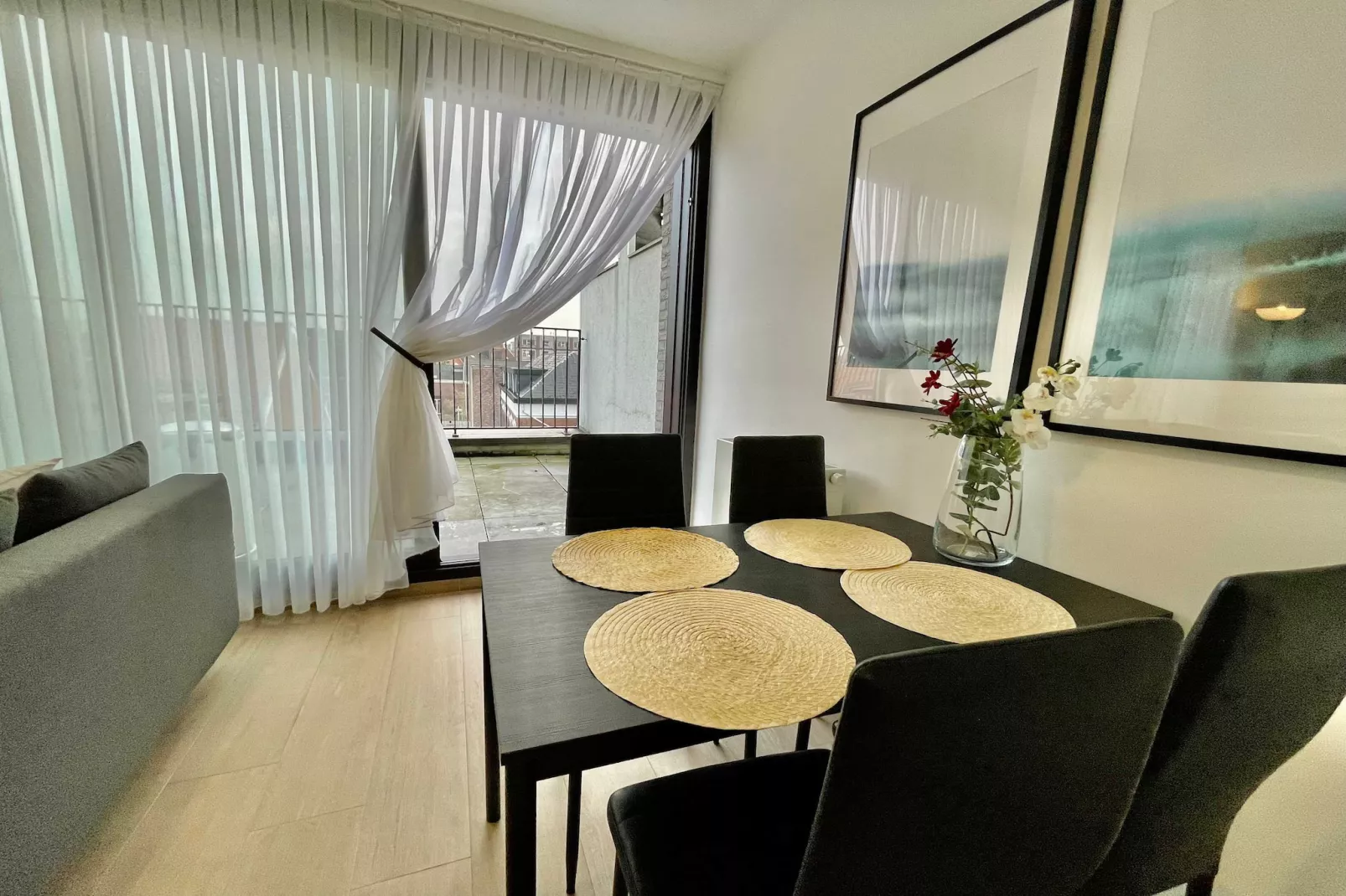 Modern 1BR Near Diamond District by OneLuxStay - Salle à manger