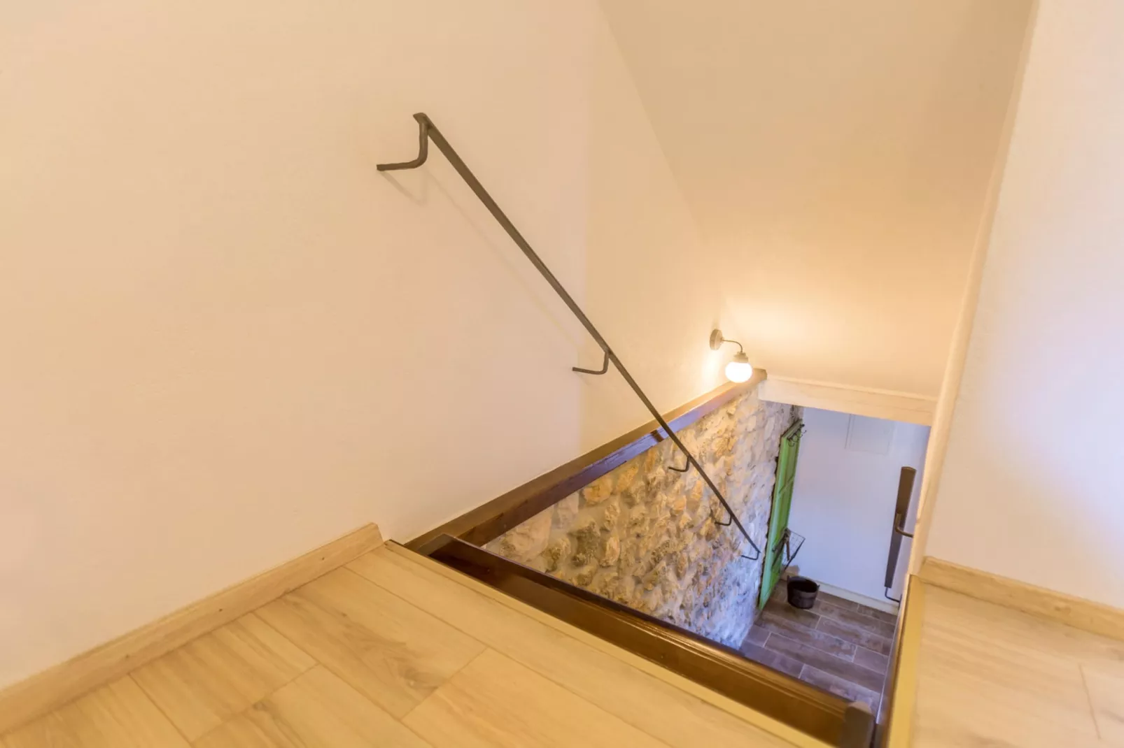 Rustic Villa Fragola with heated pool - Palier