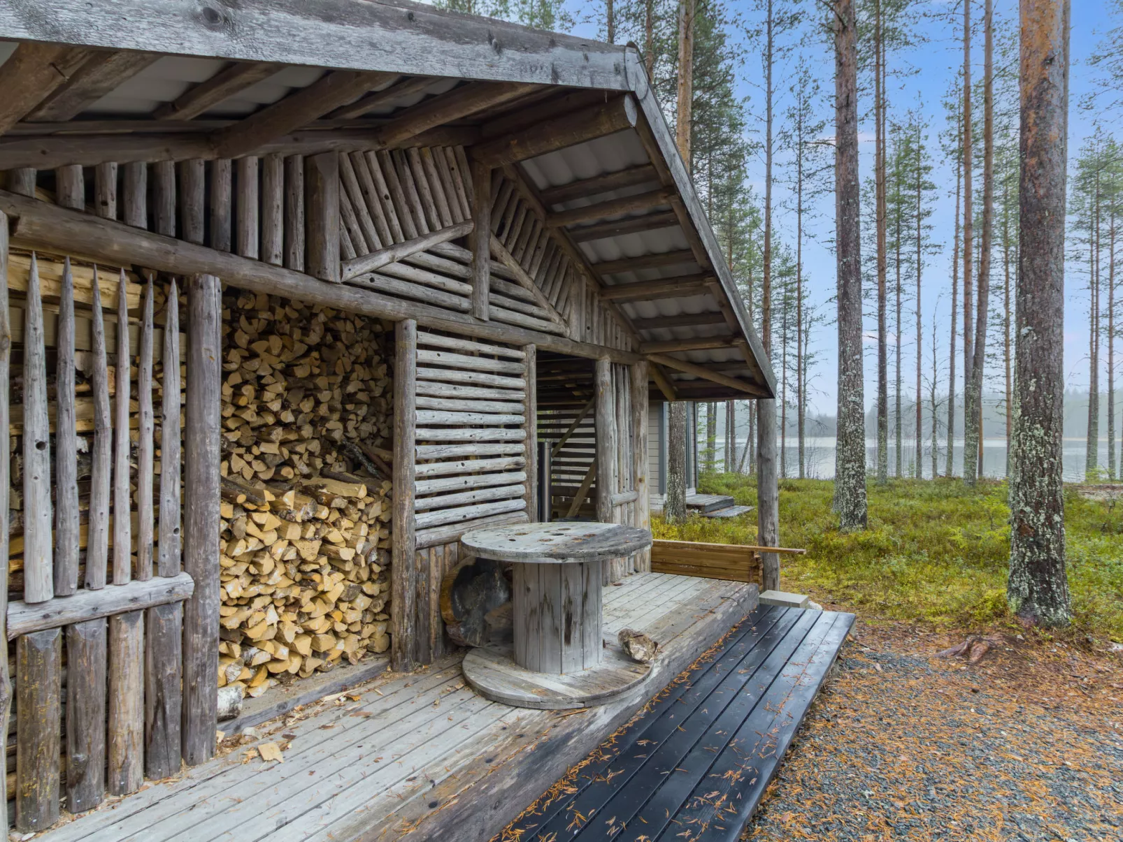 Lystikämän helmi - Drinnen