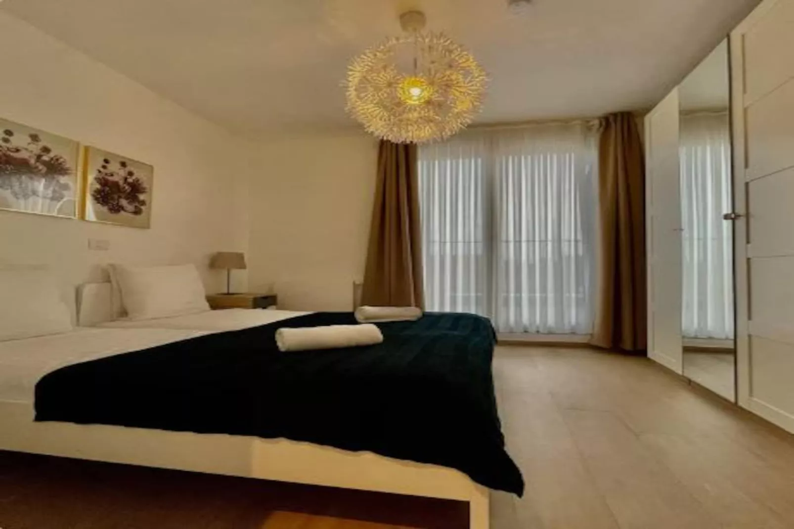 Modern 1BR Near Diamond District by OneLuxStay - Chambre