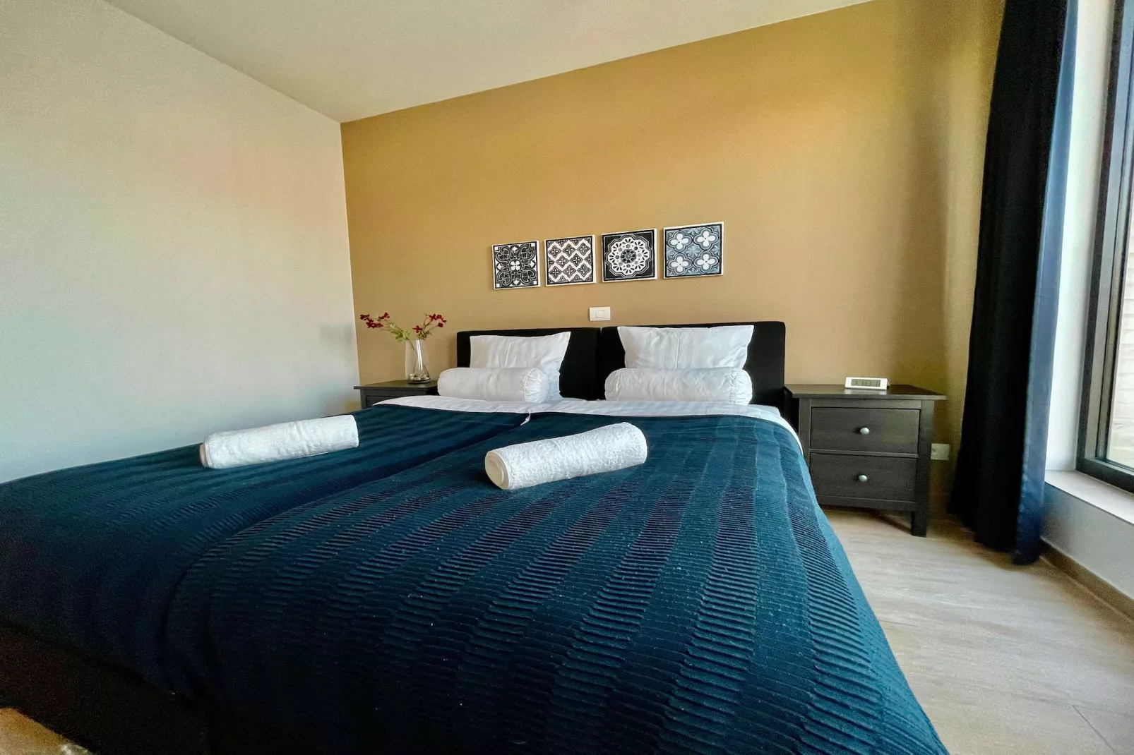 Modern 2BR 1/5 BA Near Diamond District by OneLuxStay - Chambre