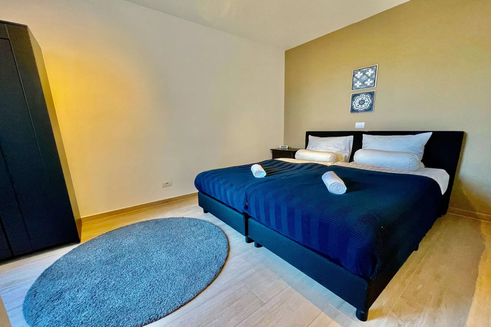 Modern 2BR 1/5 BA Near Diamond District by OneLuxStay - Chambre