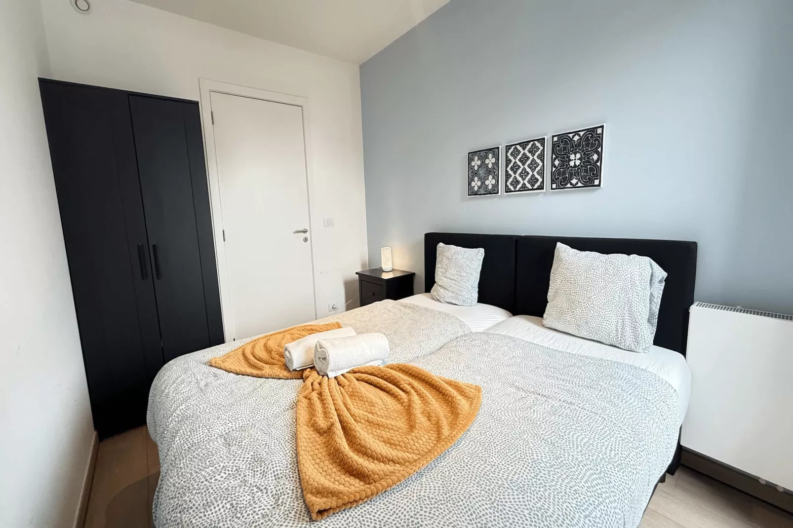 Spacious 3BR 25 BA Near Diamond District by OneLuxStay - Chambre